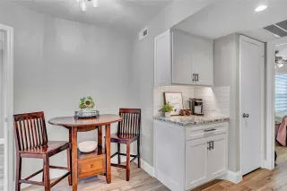 Photo #6: 21058636 Listing