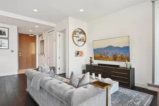 Photo #5: 21058670 Listing