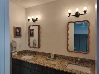 Photo #5: 21058817 Listing