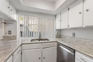 Photo #5: 21059060 Listing 