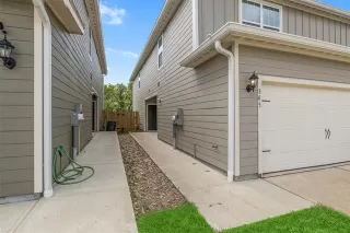 Photo #2: 21059073 Listing