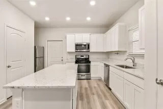 Photo #6: 21059073 Listing