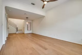 Photo #5: 21059212 Listing