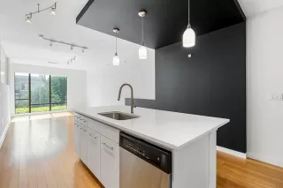 Photo #6: 21059262 Listing