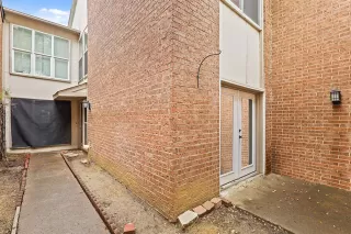 Photo #2: 21059539 Listing