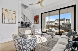 Photo #3: 21059672 Listing