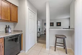 Photo #6: 21060113 Listing 