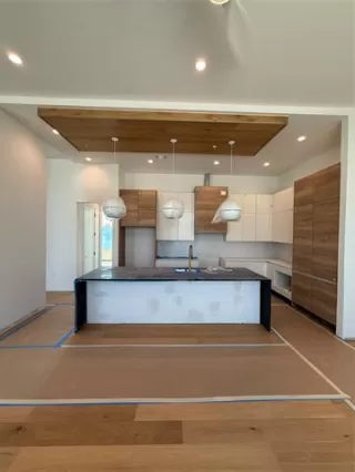 Photo #6: 21060428 Listing