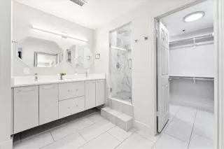 Photo #4: 21060436 Listing