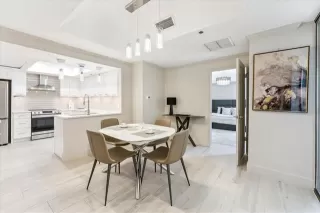 Photo #5: 21060436 Listing