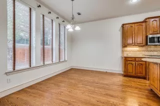 Photo #5: 21060529 Listing