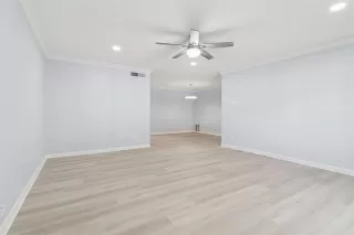 Photo #4: 21060584 Listing 