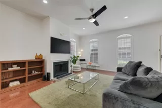 Photo #5: 21060737 Listing 