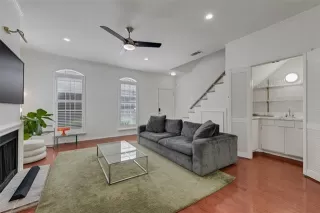 Photo #6: 21060737 Listing 