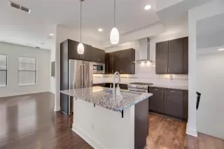 Photo #5: 21061454 Listing