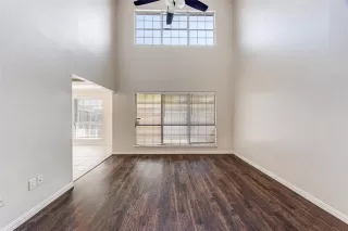 Photo #6: 21061698 Listing