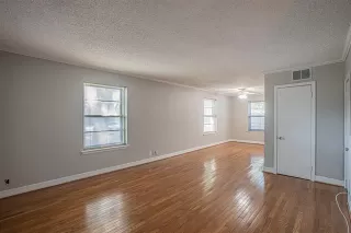 Photo #4: 21061771 Listing 