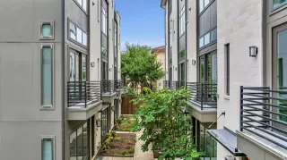 More Details about MLS # 21062029 : 3200 ROSS AVENUE #40