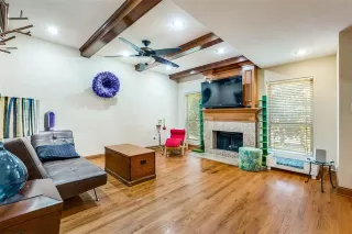 Photo #5: 21062240 Listing 