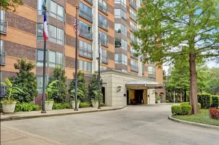 Photo #2: 21062630 Listing