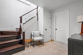 Photo #3: 21062700 Listing