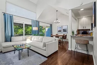 Photo #4: 21062700 Listing