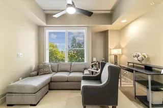 Photo #6: 21062918 Listing