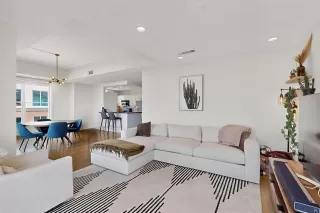More Details about MLS # 21063412 : 5055 ADDISON CIRCLE #736
