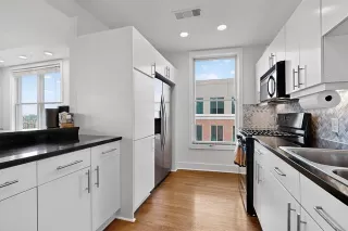 Photo #6: 21063412 Listing