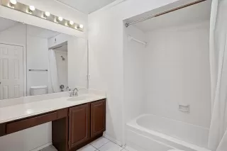 Photo #5: 21064012 Listing 