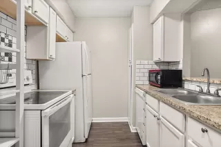 Photo #2: 21064480 Listing 