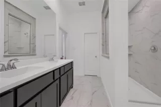 Photo #6: 21064503 Listing