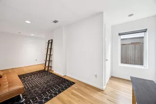 Photo #4: 21064936 Listing 