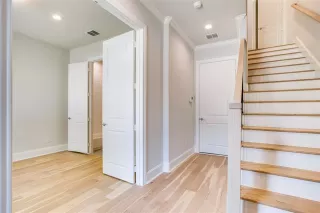 Photo #2: 21065381 Listing