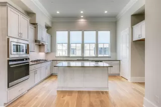 Photo #4: 21065381 Listing