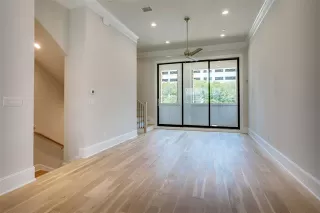 Photo #6: 21065381 Listing