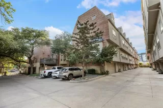 More Details about MLS # 21065981 : 1500 PECOS STREET #7