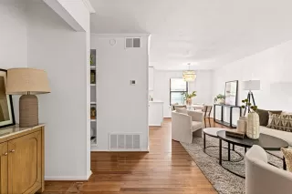 Photo #3: 21066016 Listing