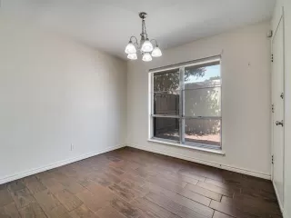 Photo #4: 21066492 Listing