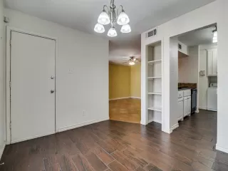 Photo #5: 21066492 Listing