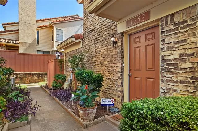 MLS: 21067142 Condo For Sale