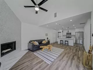 Photo #2: 21067341 Listing 