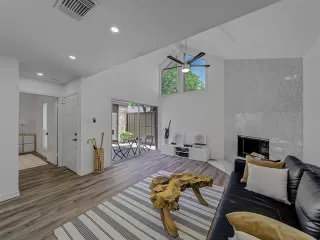 Photo #3: 21067341 Listing 