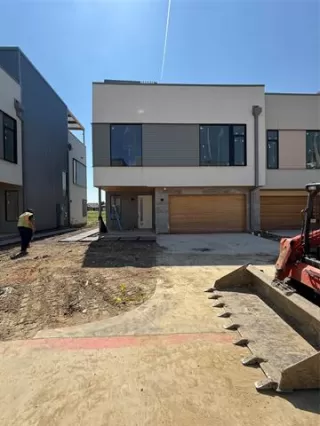 Photo #2: 21067995 Listing