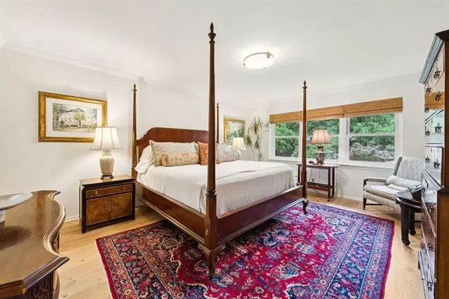 MLS: 21068458 Condo For Sale