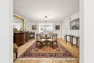 Photo #4: 21068458 Listing