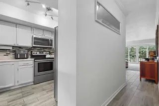 Photo #4: 21068695 Listing