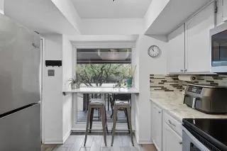 Photo #6: 21068695 Listing