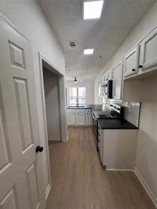 Photo #6: 21069398 Listing