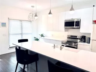 Browse active condo listings in OAKS ON THE BEND